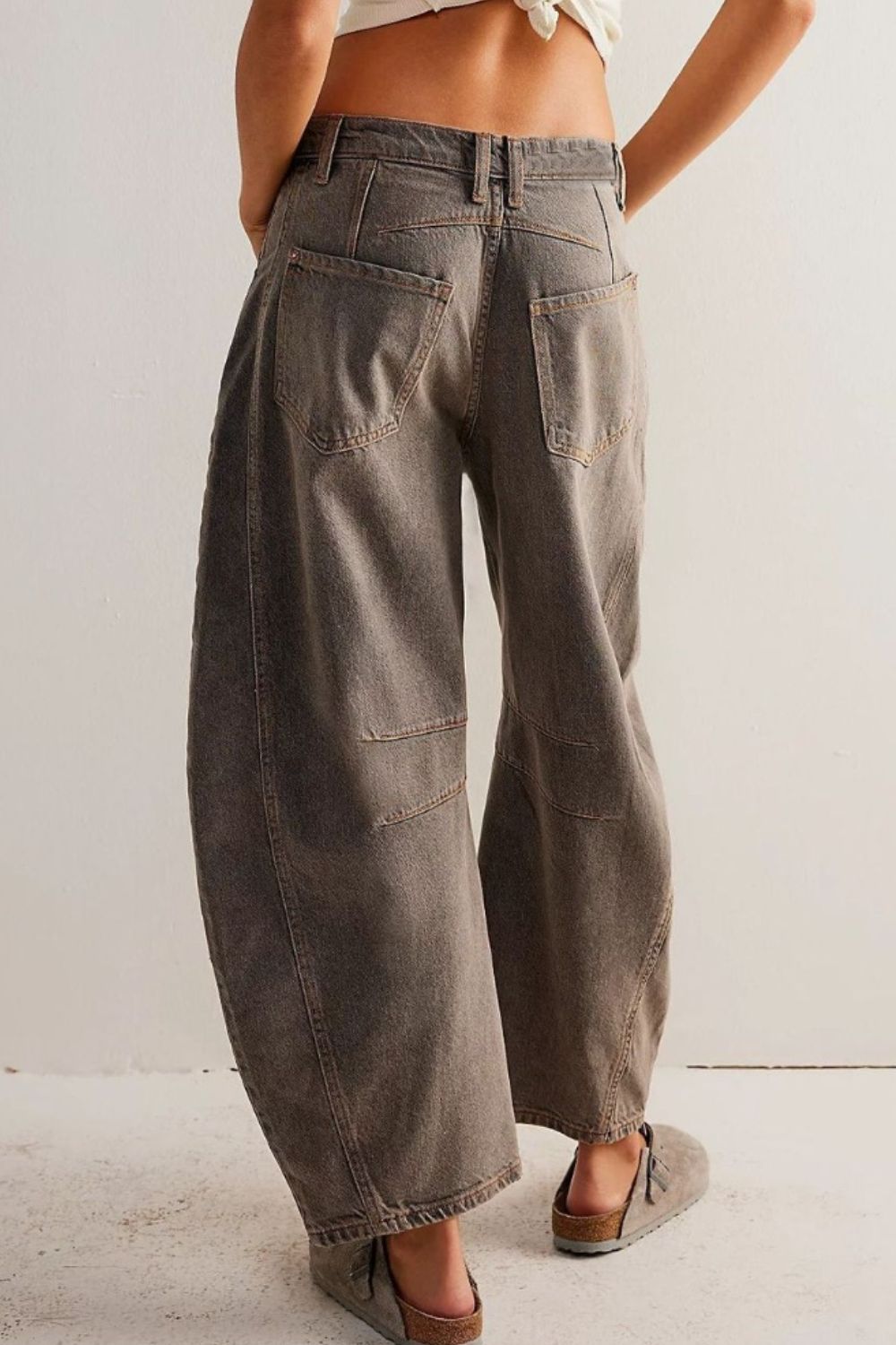 Barrel Jeans with Pockets