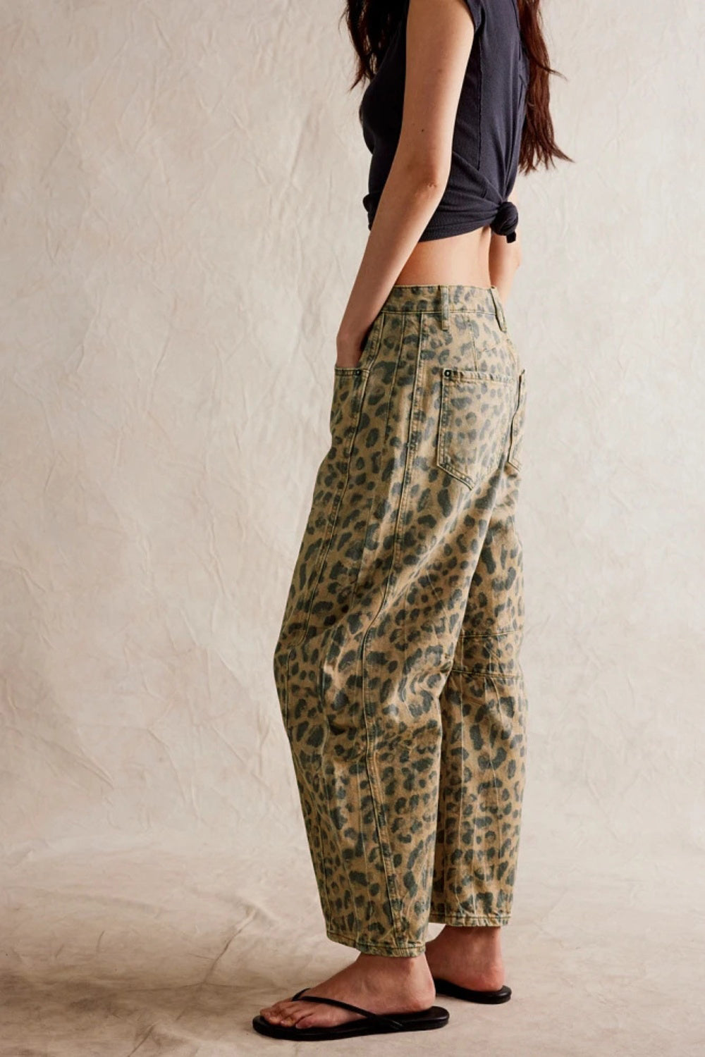 Barrel Jeans with Pockets