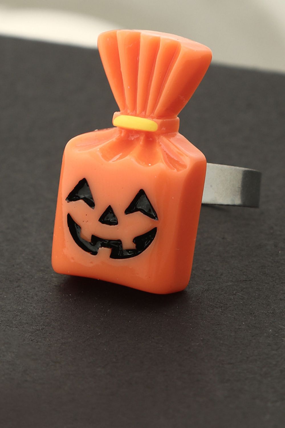 Assorted 4-Pack Resin Halloween Rings